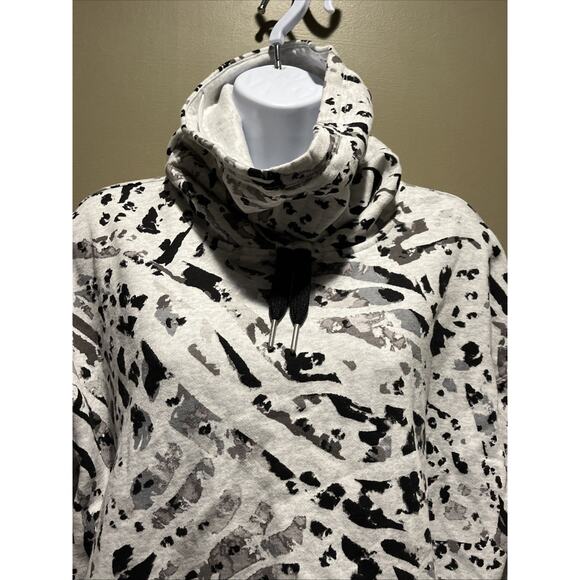 Calvin Klein Performance Women's Gray Cowl Neck LS Camo Sweatshirt Size M NWT - Picture 4 of 9